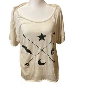 Southward cream graphic tee shirt size large